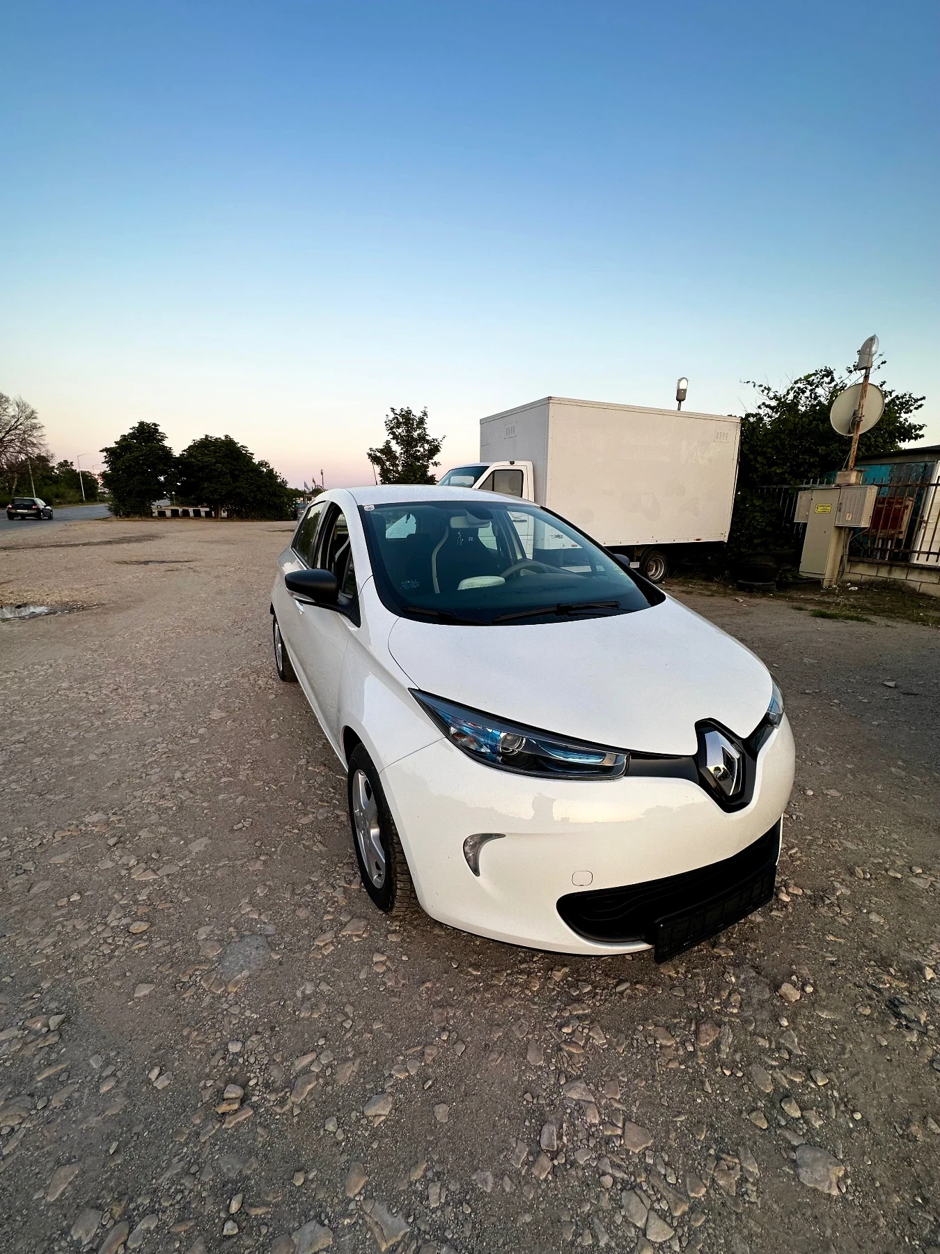 Renault Zoe 1200, снимка 3 - Автомобили и джипове - 56088964