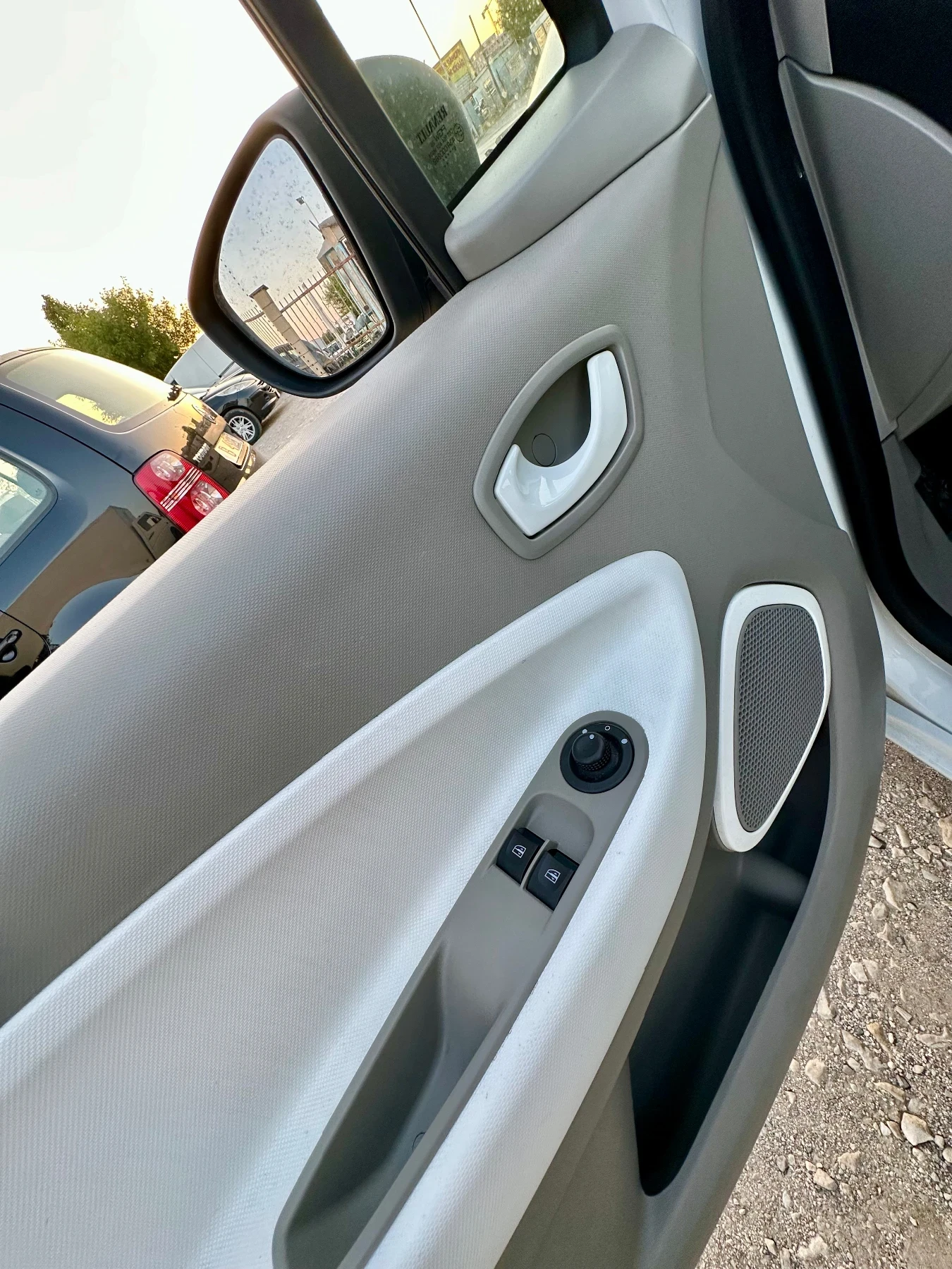 Renault Zoe 1200, снимка 9 - Автомобили и джипове - 56088964