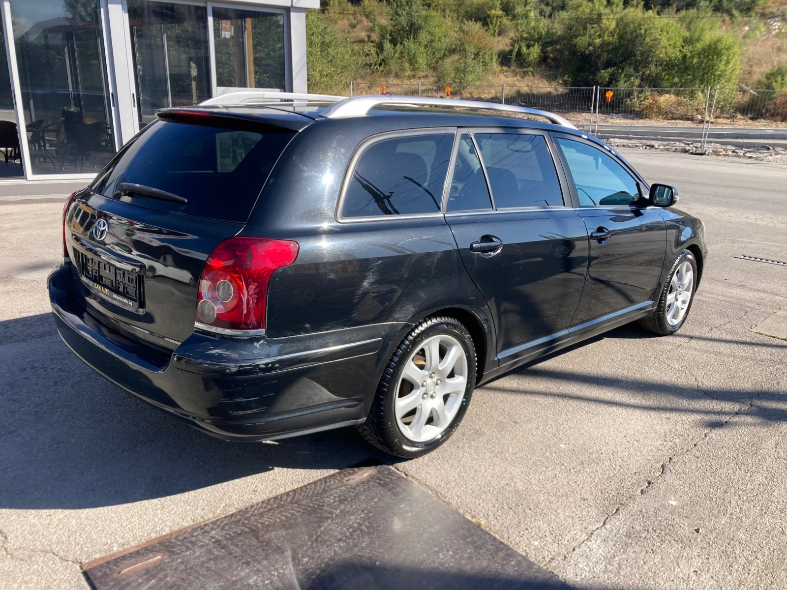 Toyota Avensis 2.0 D4D 126konq mnogo ekstri, снимка 4 - Автомобили и джипове - 56124590