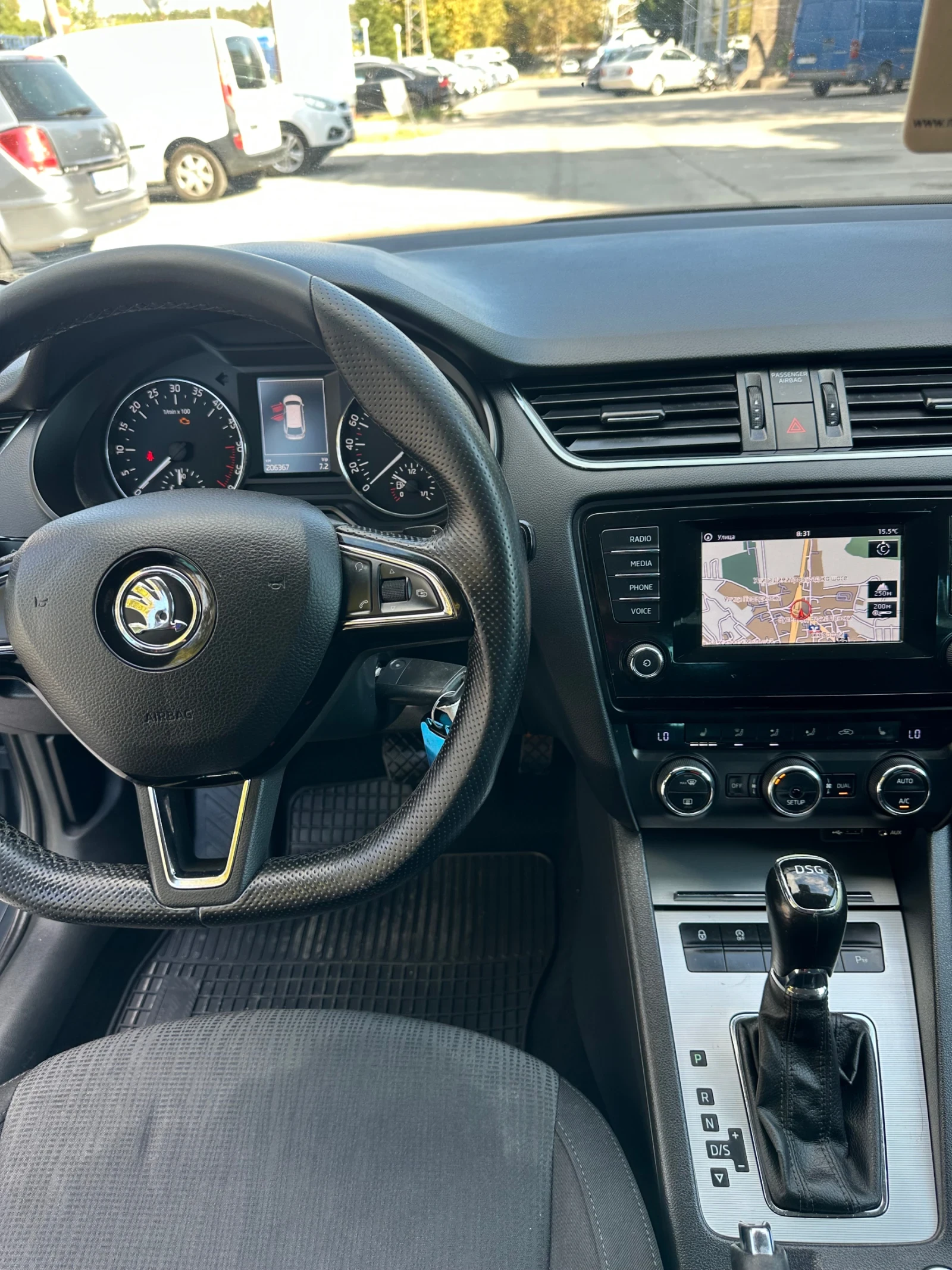 Skoda Octavia 1.6TDI* DSG* , снимка 11 - Автомобили и джипове - 56193935