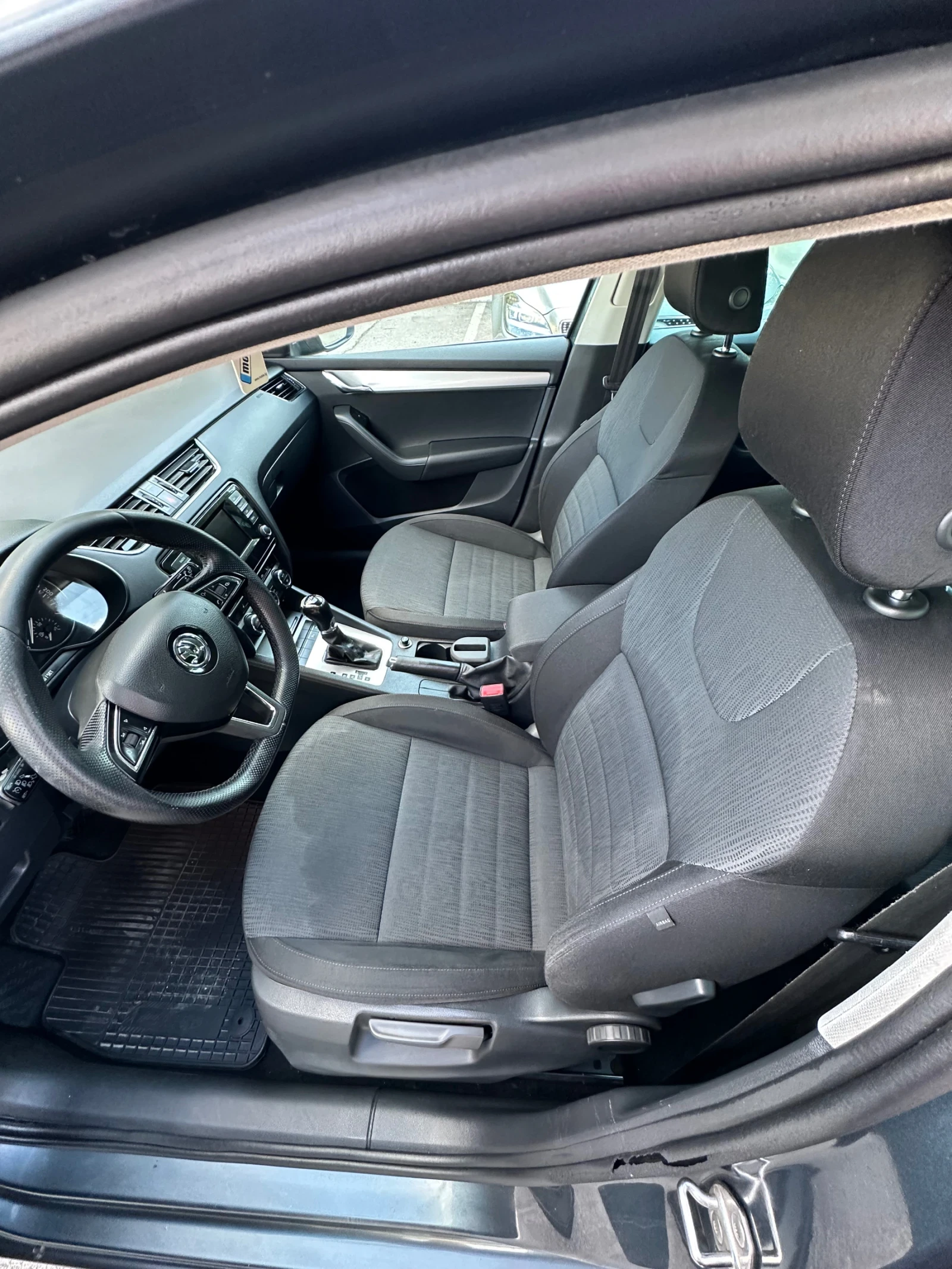 Skoda Octavia 1.6TDI* DSG* , снимка 8 - Автомобили и джипове - 56193935