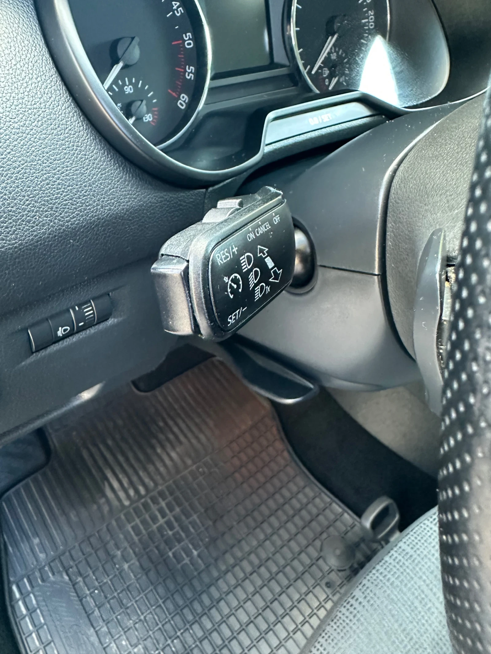 Skoda Octavia 1.6TDI* DSG* , снимка 13 - Автомобили и джипове - 56193935