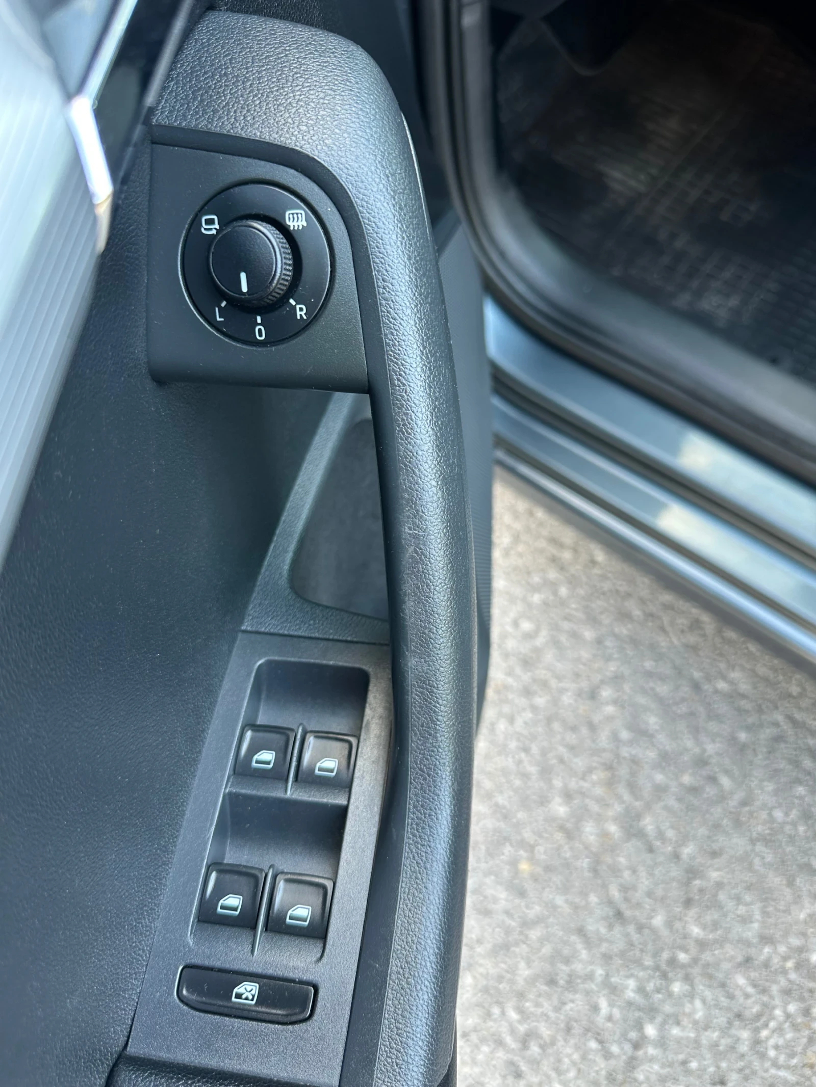 Skoda Octavia 1.6TDI* DSG* , снимка 12 - Автомобили и джипове - 56193935