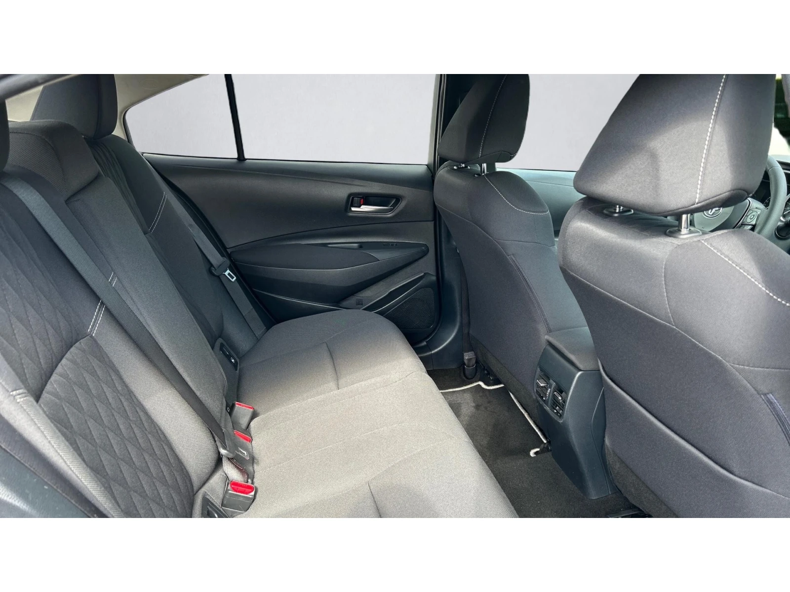 Toyota Corolla 1.8 HSD, Месечна вноска от 222  , снимка 7 - Автомобили и джипове - 56303650