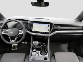 VW Touareg 3.0TDI* R-LINE* PANO* DISTR* HEAD-UP* LED* , снимка 10