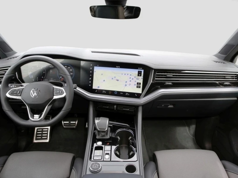 VW Touareg 3.0TDI* R-LINE* PANO* DISTR* HEAD-UP* LED* , снимка 10 - Автомобили и джипове - 52708695