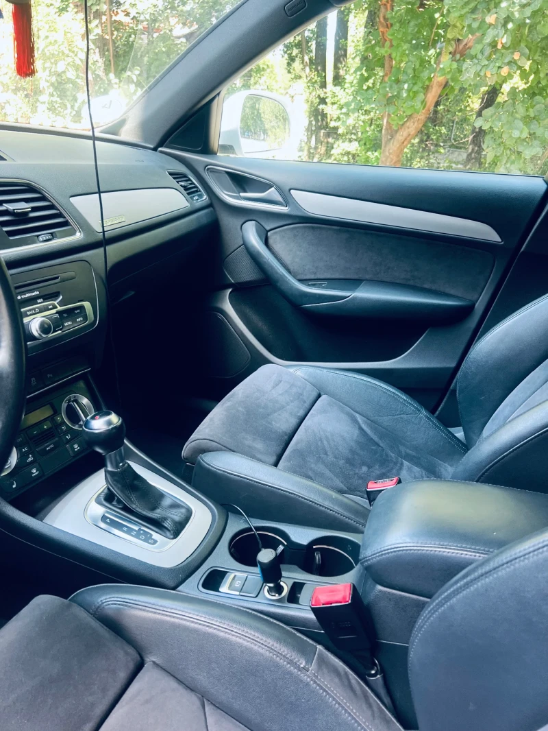 Audi Q3, снимка 6 - Автомобили и джипове - 52910639