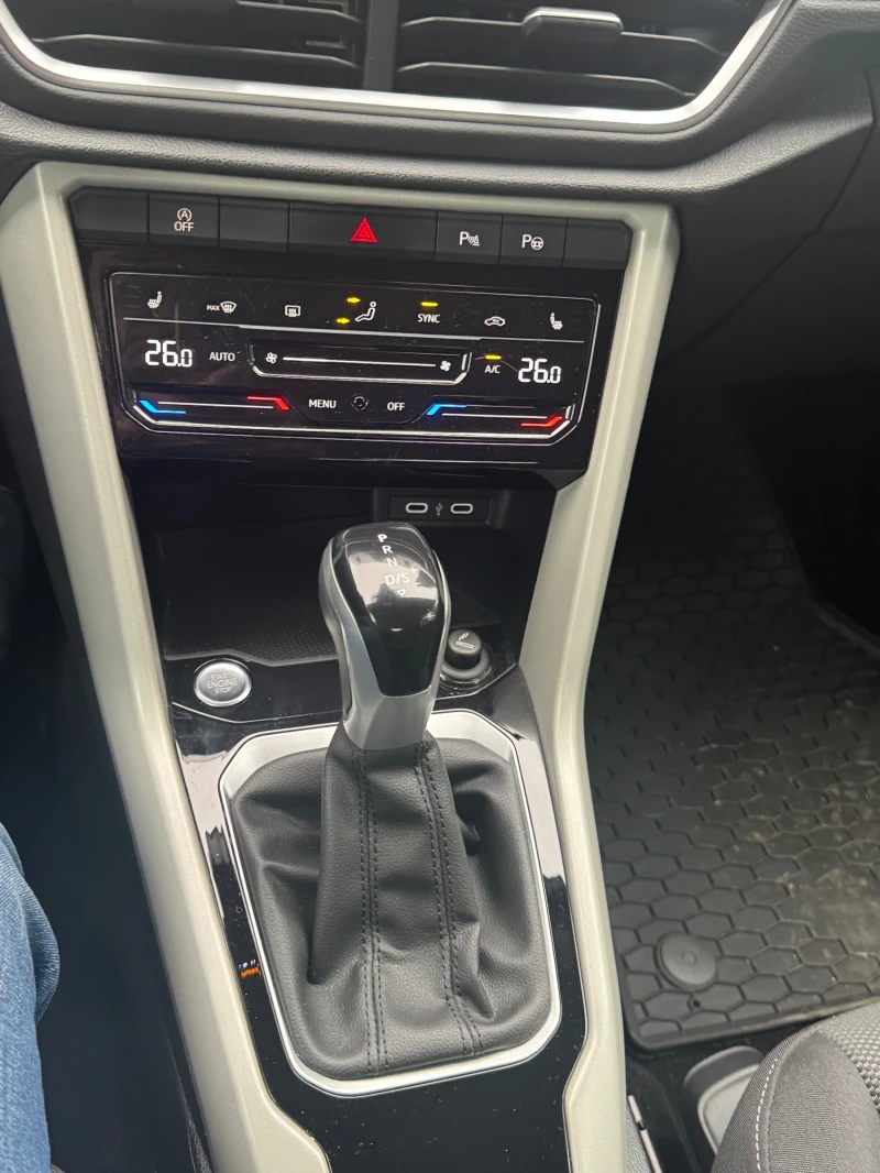 VW T-Roc Кабрио , снимка 14 - Автомобили и джипове - 53595239