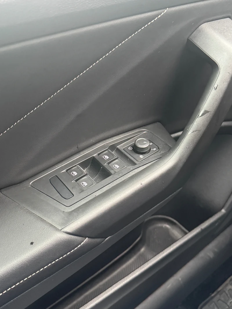 VW T-Roc Кабрио , снимка 10 - Автомобили и джипове - 53595239