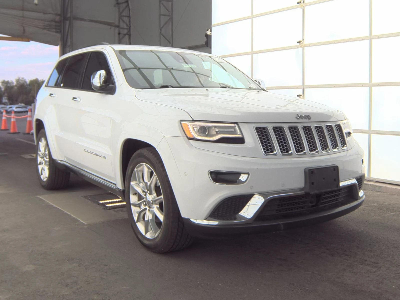 Jeep Grand cherokee SUMMIT* 8ZF* ОБДУХ* ПАНО* ДИГИТАЛ* DISTRONIK - изображение 3