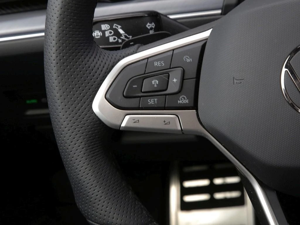 VW Touareg 3.0TDI* R-LINE* PANO* DISTR* HEAD-UP* LED*  - изображение 7