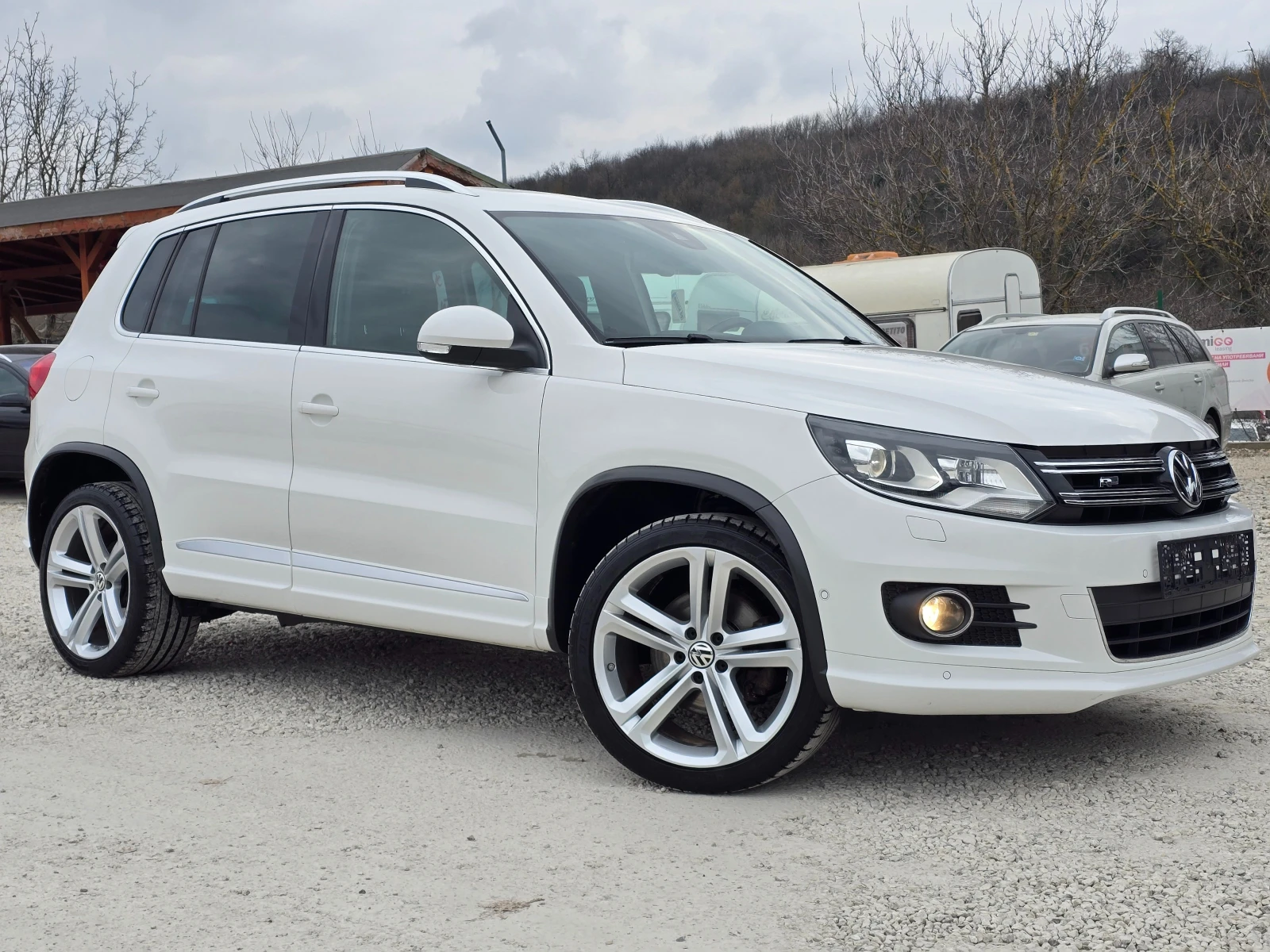 VW Tiguan 2.0TDI/177к.с/R-Line/150хил./4x4/FULL/Швейцария, снимка 4 - Автомобили и джипове - 53906686