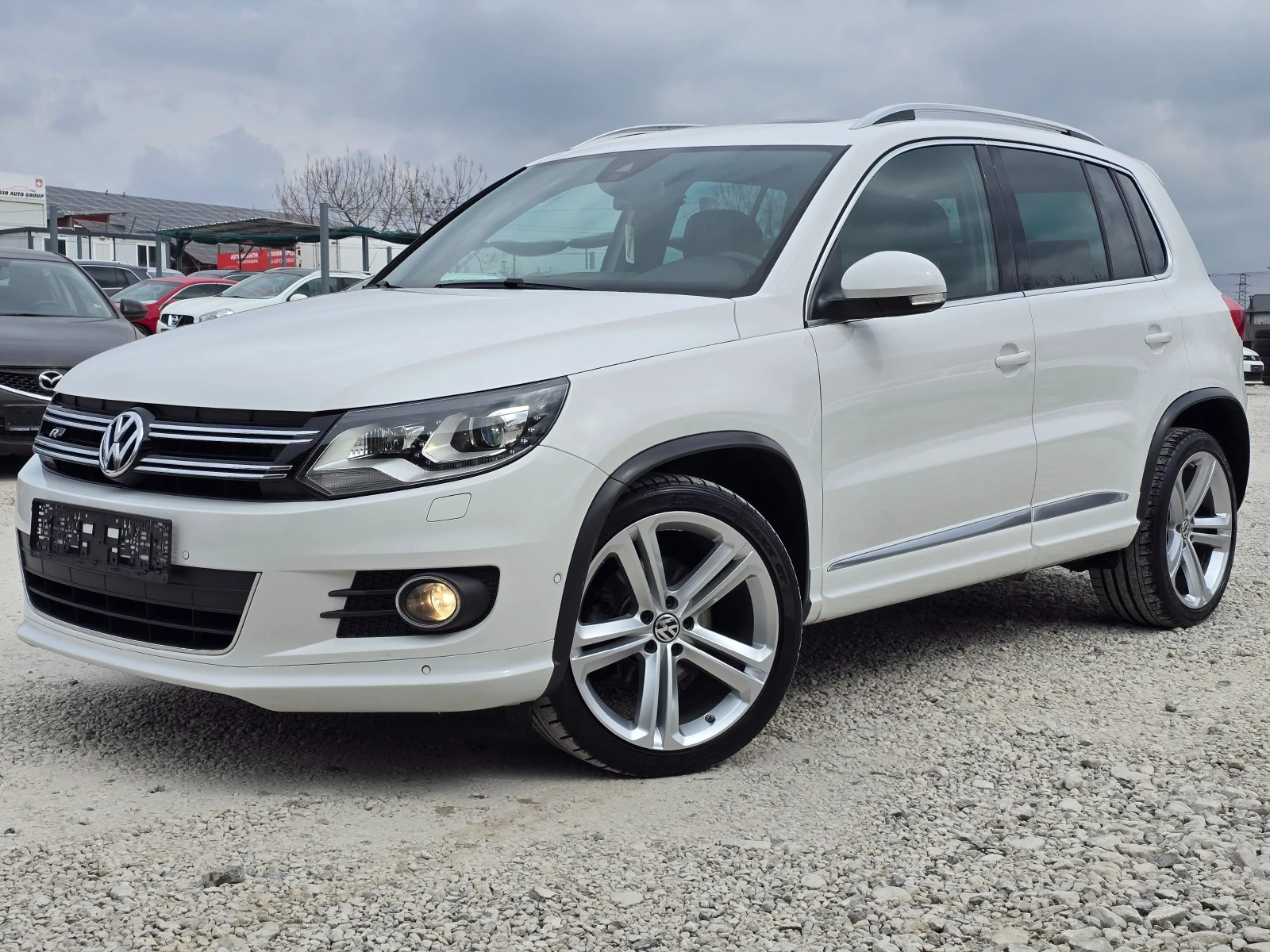 VW Tiguan 2.0TDI/177к.с/R-Line/150хил./4x4/FULL/Швейцария, снимка 9 - Автомобили и джипове - 53906686