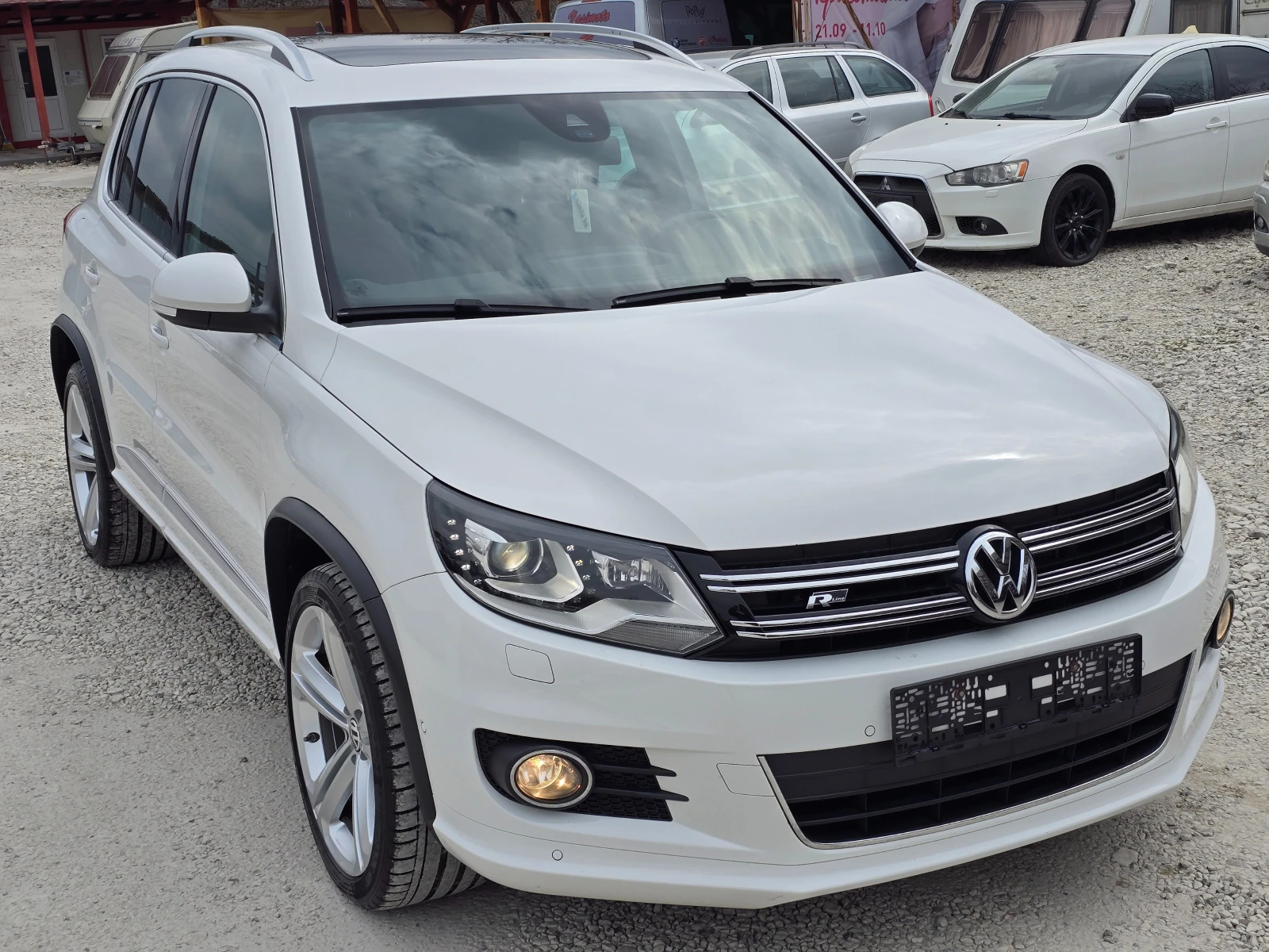 VW Tiguan 2.0TDI/177к.с/R-Line/150хил./4x4/FULL/Швейцария, снимка 10 - Автомобили и джипове - 53906686