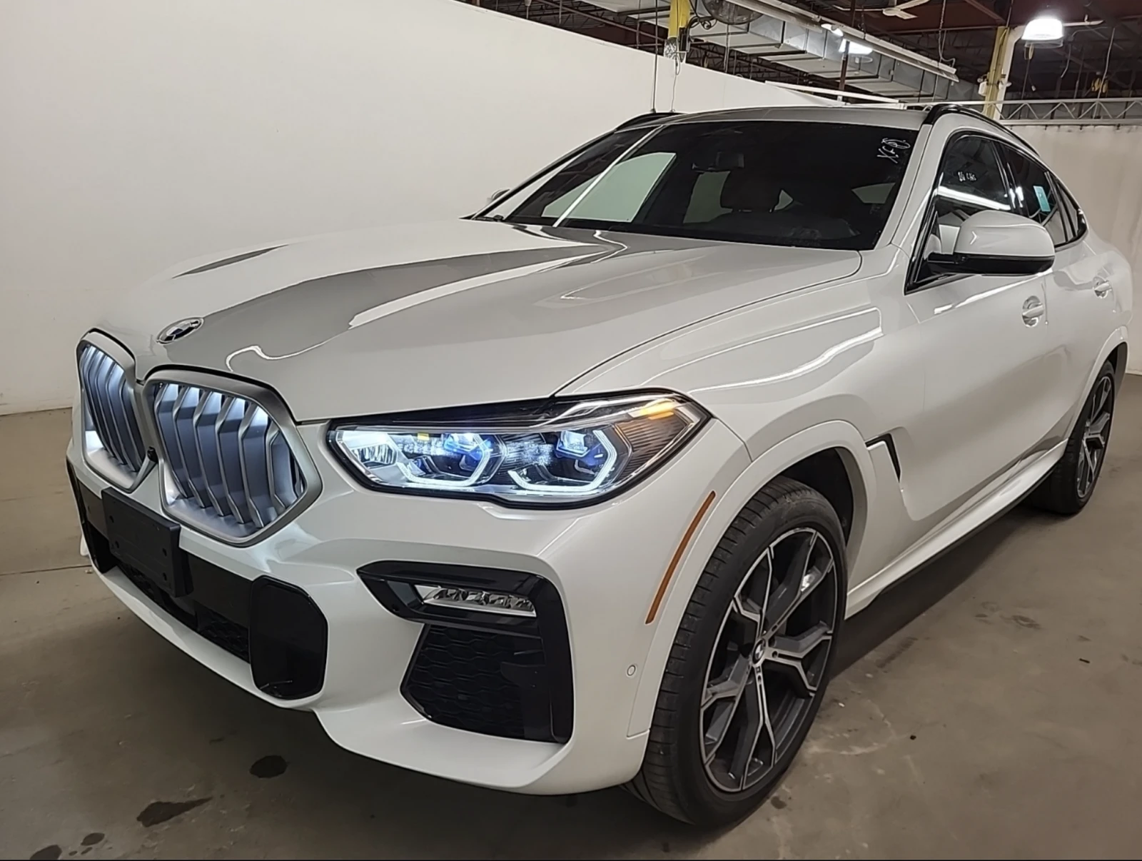 BMW X6 2021 BMW X6 XDRIVE40I | Auto.bg — изображение 1