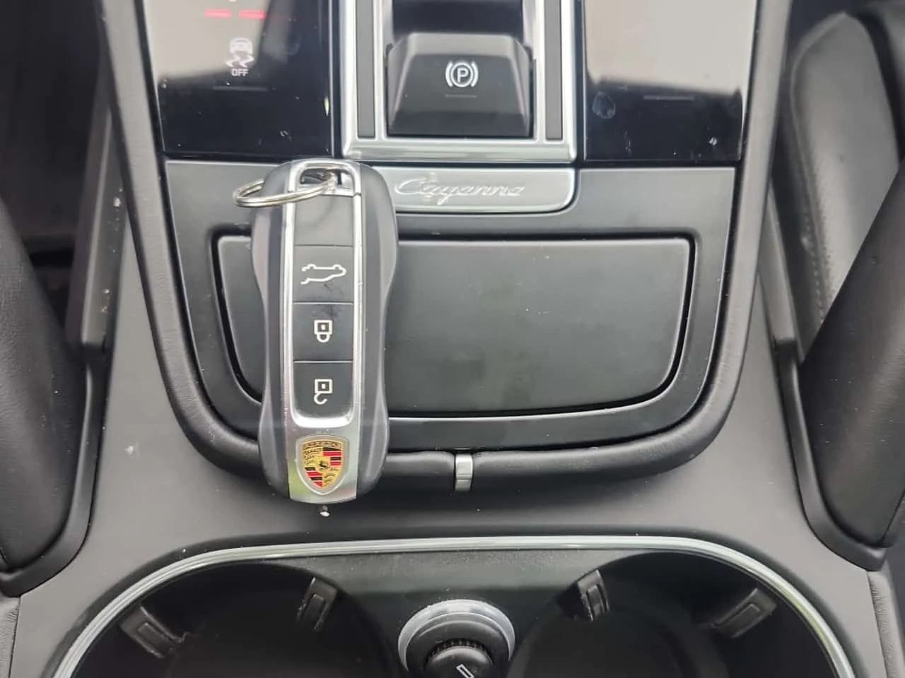 Porsche Cayenne S| HUD| 360| ОБДУХВАНЕ| CARFAX 20к км!, снимка 16 - Автомобили и джипове - 53972500