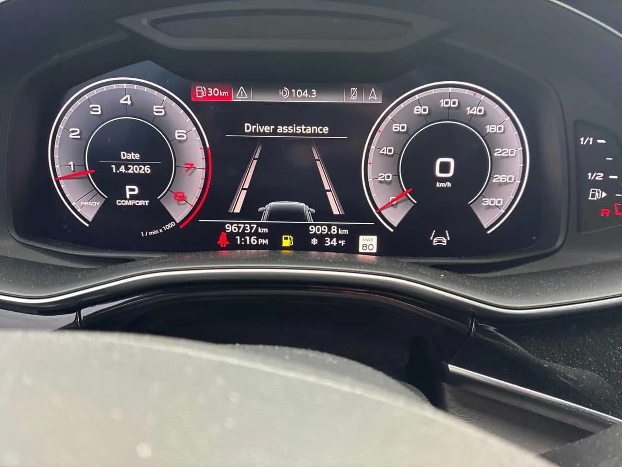 Audi Q8 Progressiv  CARFAX, снимка 8 - Автомобили и джипове - 54097411