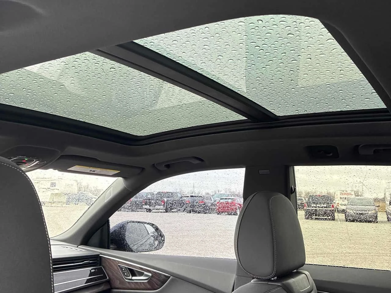 Audi Q8 Progressiv  CARFAX, снимка 11 - Автомобили и джипове - 54097411