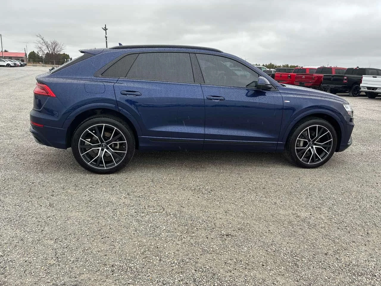 Audi Q8 Progressiv  CARFAX, снимка 3 - Автомобили и джипове - 54097411