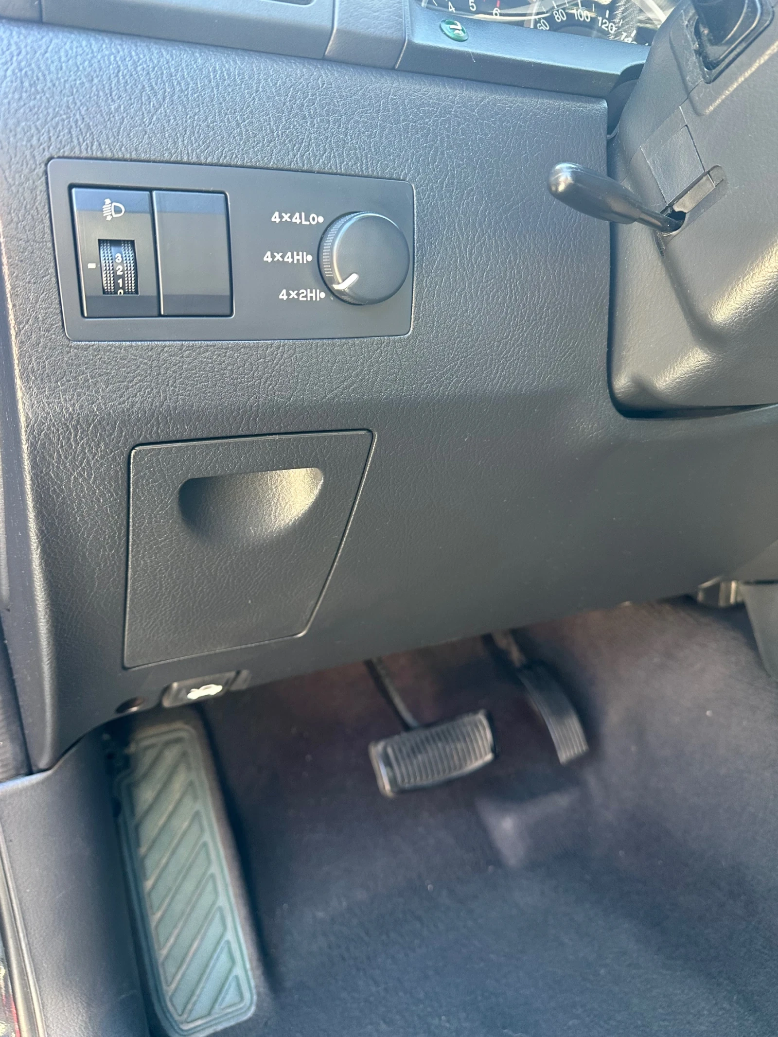 Kia Sorento, снимка 14 - Автомобили и джипове - 54316337