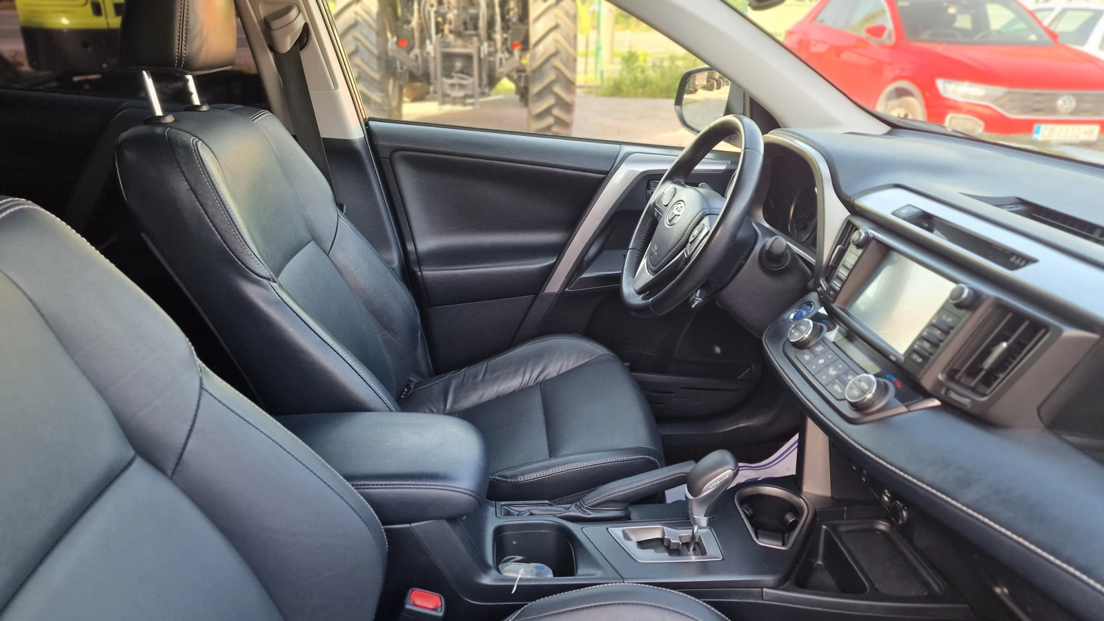Toyota Rav4 2.5i Luxury Executive 4x4Camera 360 Кожен салон , снимка 11 - Автомобили и джипове - 54625697