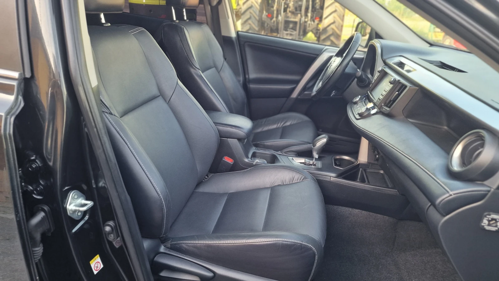 Toyota Rav4 2.5i Luxury Executive 4x4Camera 360 Кожен салон , снимка 10 - Автомобили и джипове - 54625697