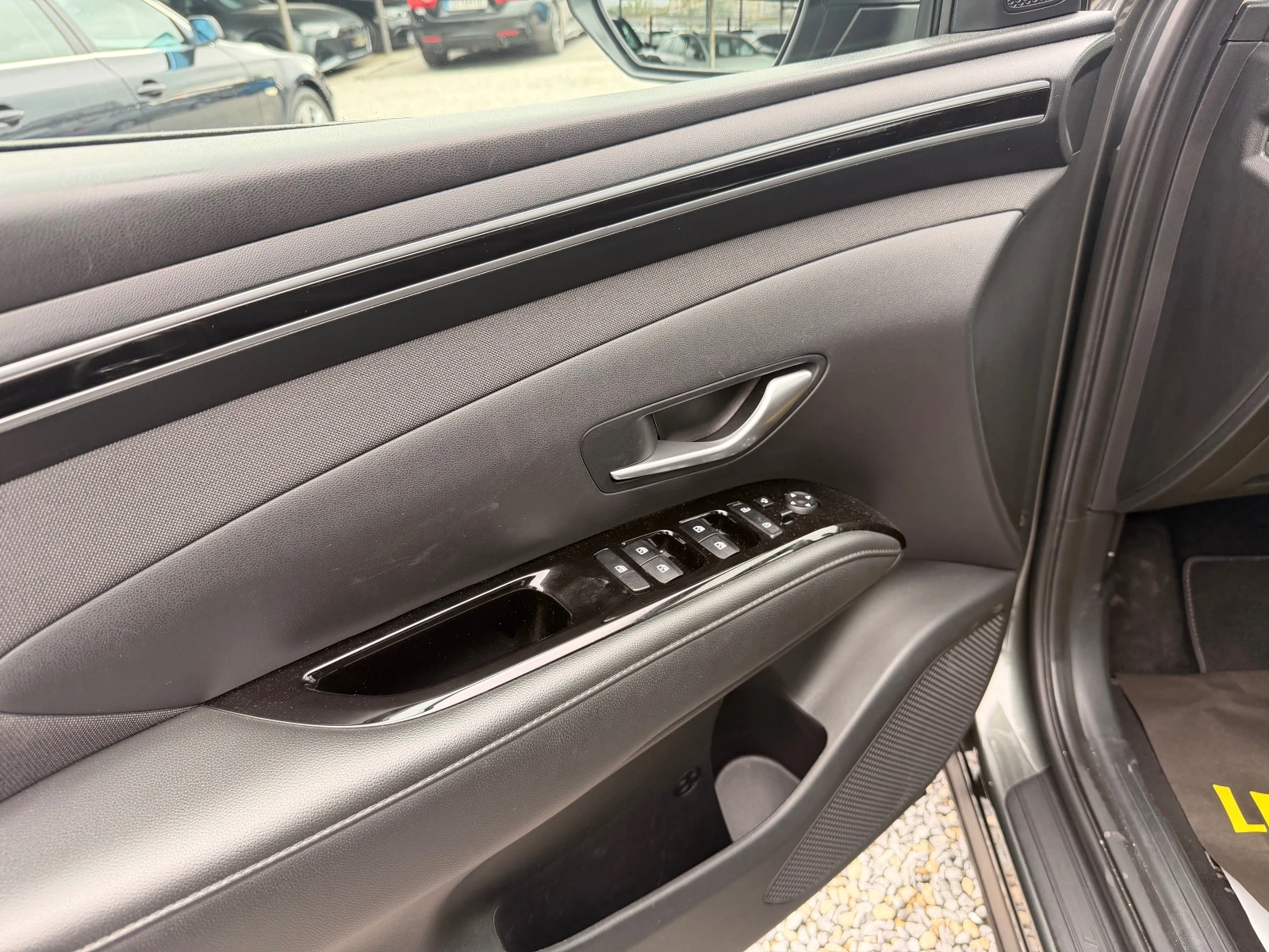 Hyundai Tucson IX35, снимка 8 - Автомобили и джипове - 54649670