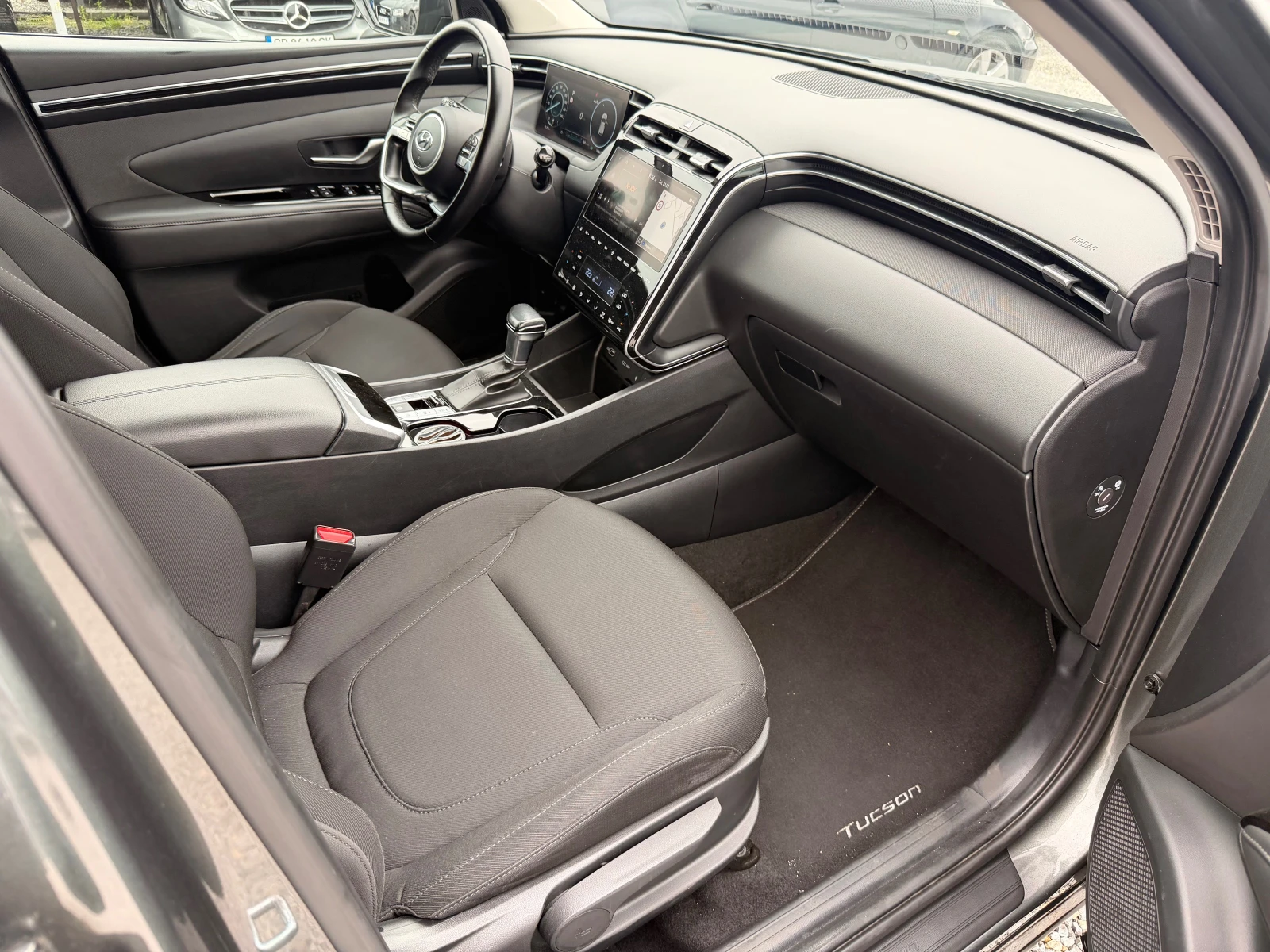Hyundai Tucson IX35, снимка 15 - Автомобили и джипове - 54649670