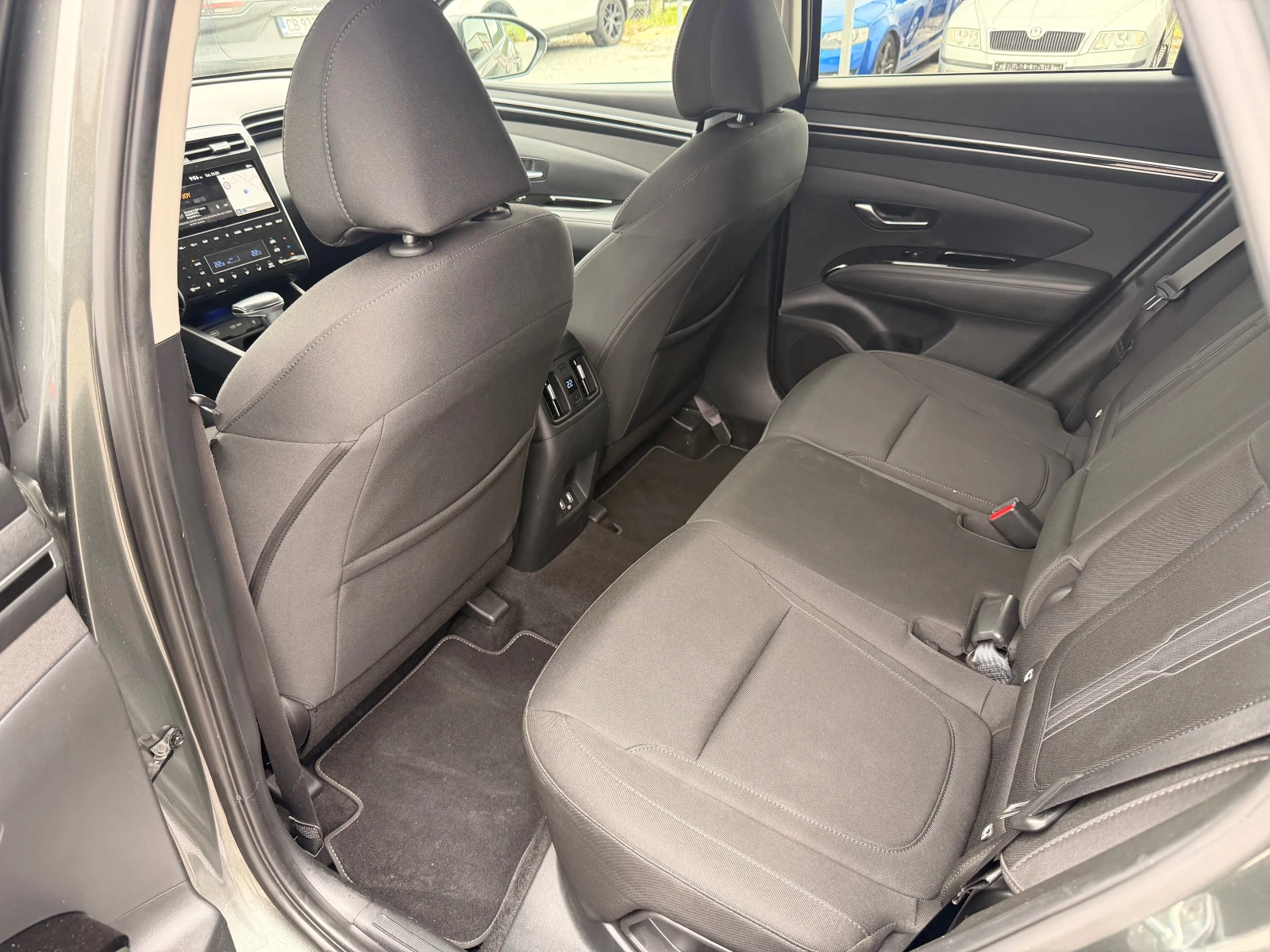 Hyundai Tucson IX35, снимка 9 - Автомобили и джипове - 54649670