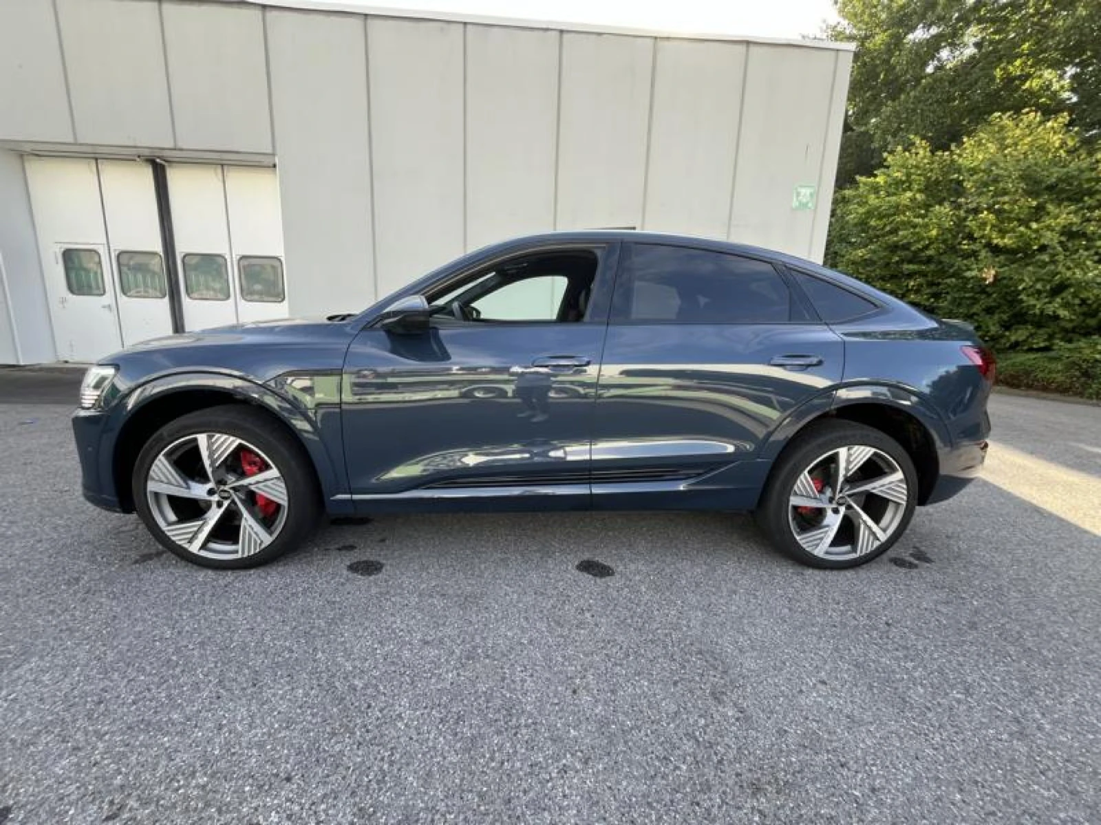 Audi Q8 E-tron Sportback 55 S Line 3D Camera Pano Bang&Olu, снимка 4 - Автомобили и джипове - 55940239