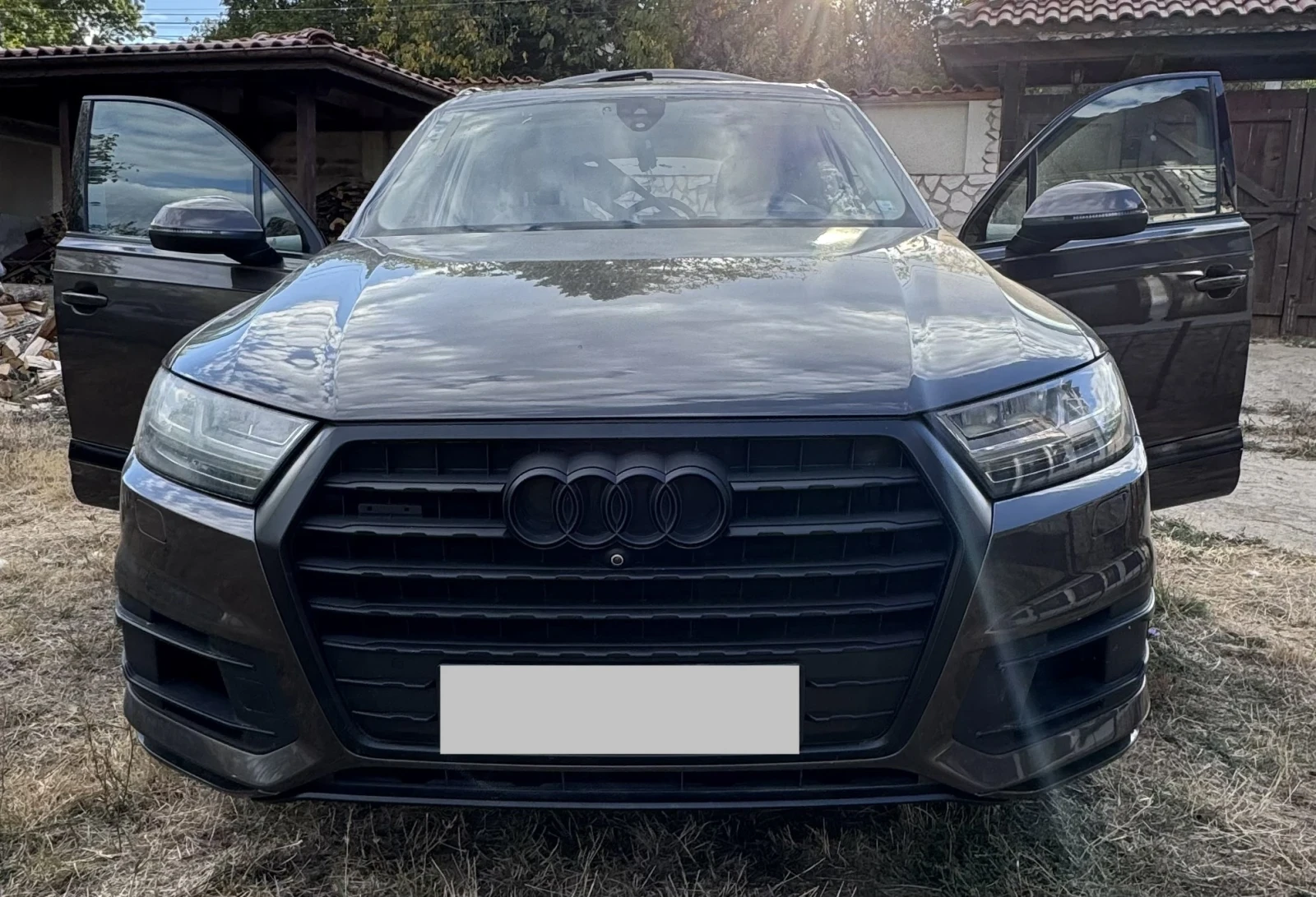 Audi Q7 3.0T разлепено предно стъкло, проблем с навигация