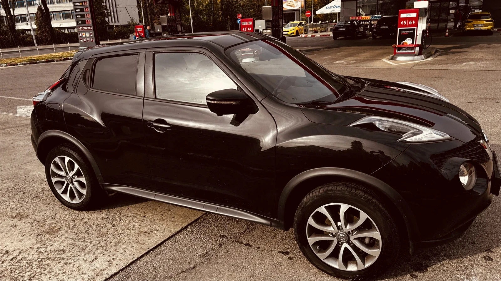 Nissan Juke, снимка 2 - Автомобили и джипове - 56447059