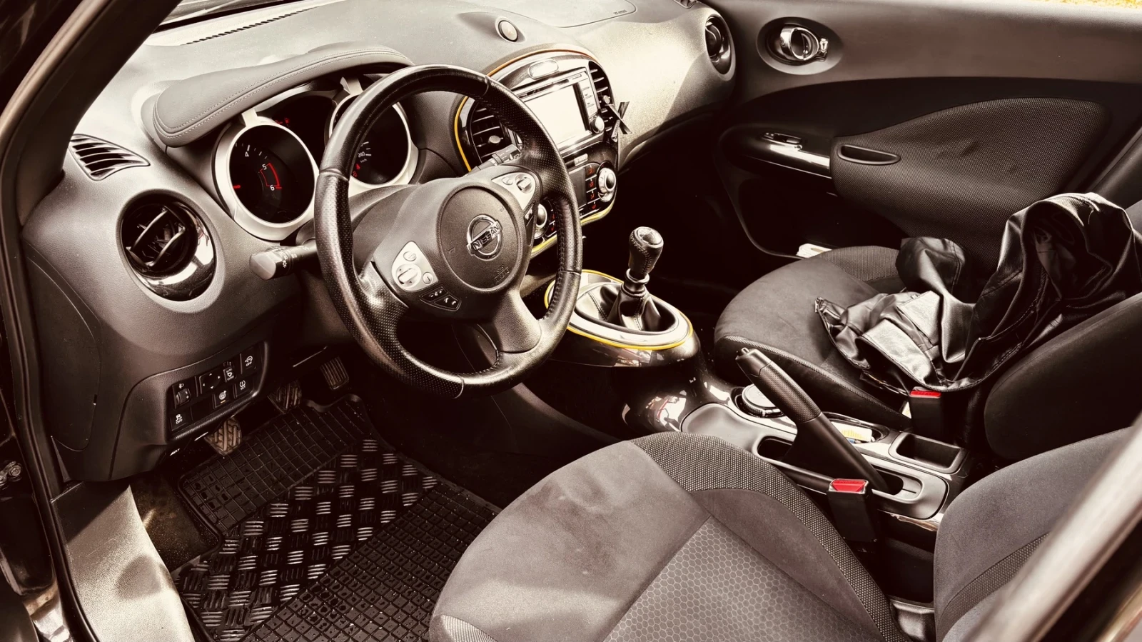 Nissan Juke, снимка 7 - Автомобили и джипове - 56447059