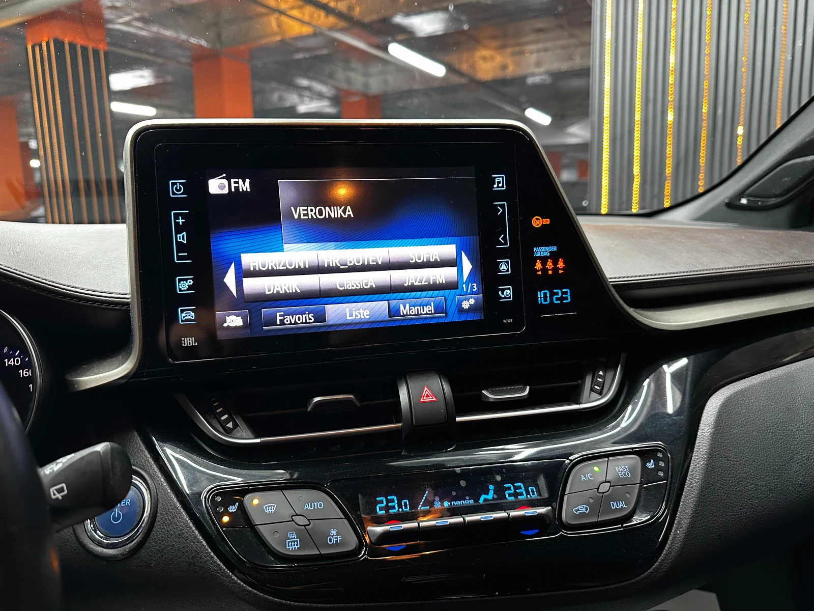 Toyota C-HR 1.8 Hybrid Distinctive/������� | Mobile.bg � ����������� 12