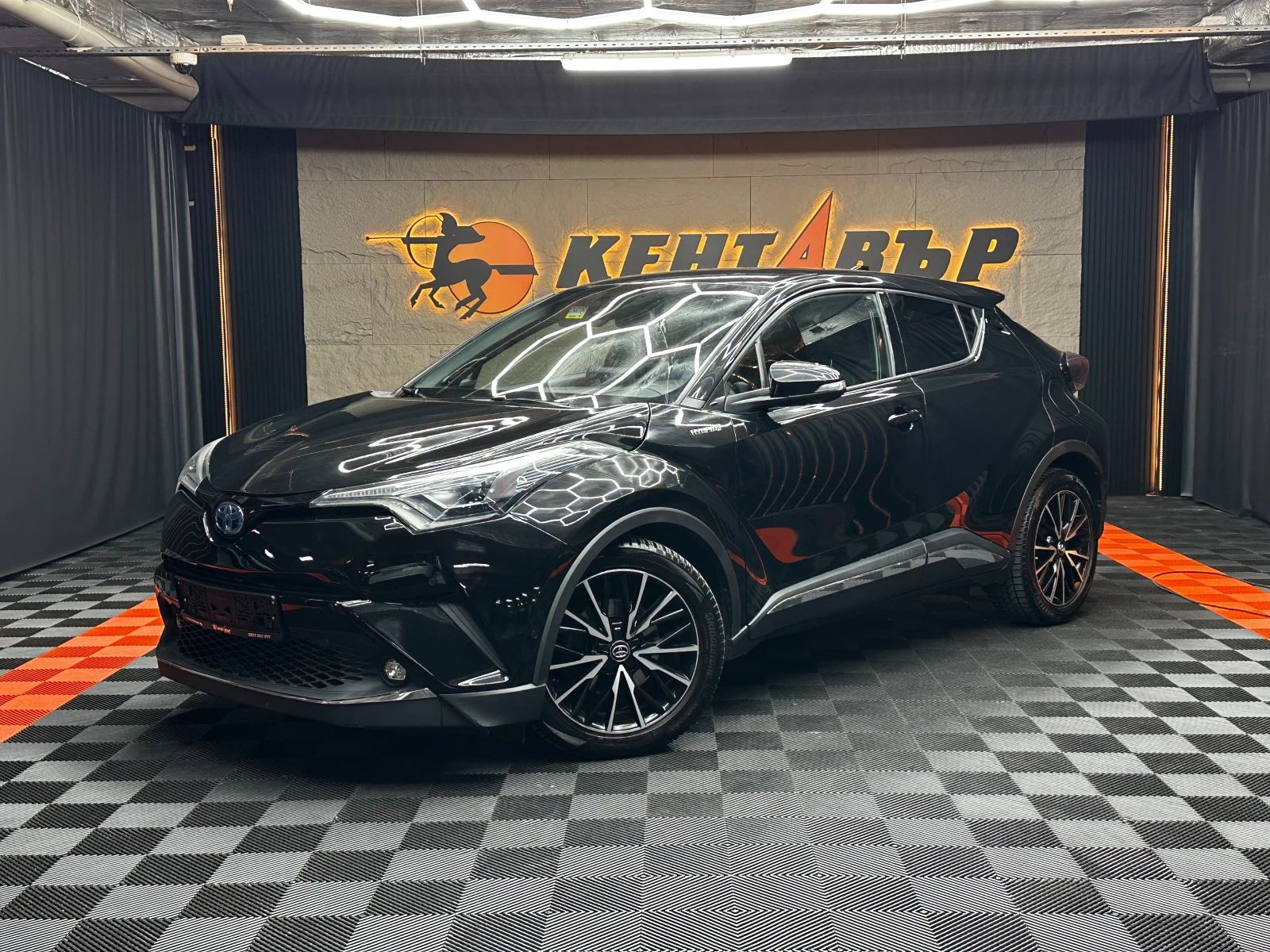 Toyota C-HR 1.8 Hybrid Distinctive/Екстров