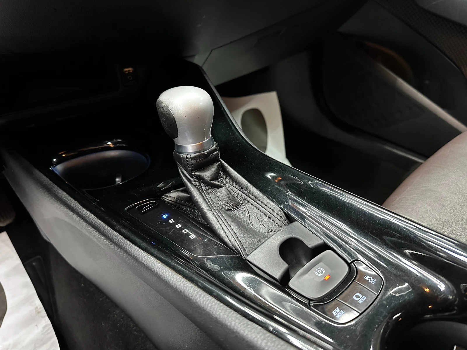 Toyota C-HR 1.8 Hybrid Distinctive/������� | Mobile.bg � ����������� 11