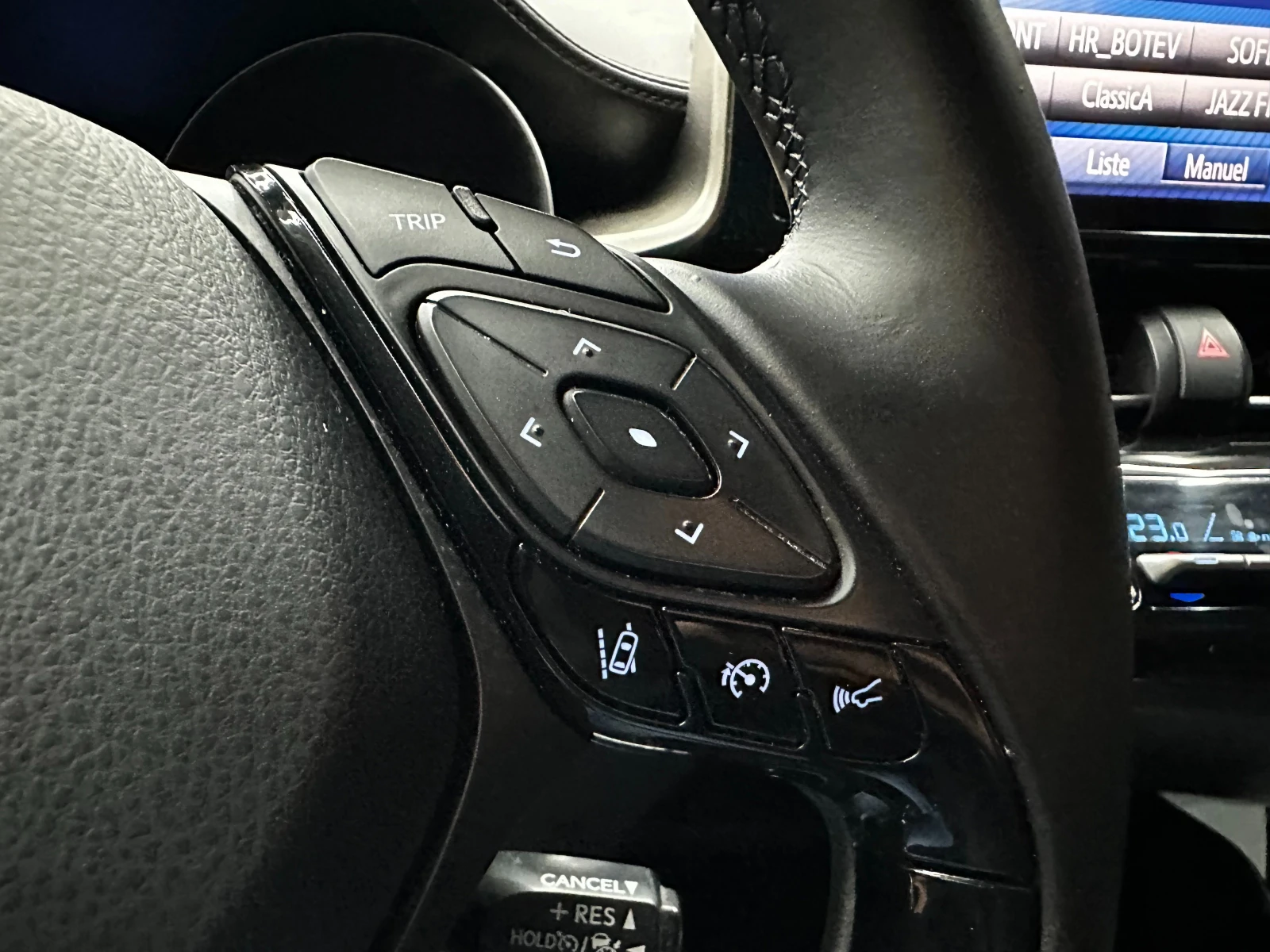 Toyota C-HR 1.8 Hybrid Distinctive/������� | Mobile.bg � ����������� 16