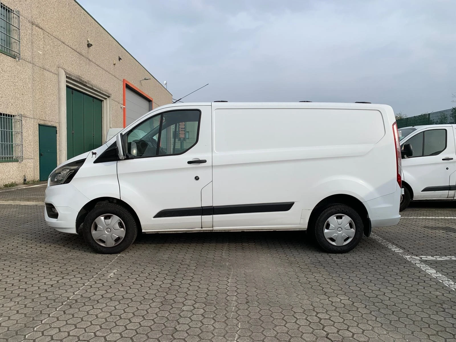 Ford Transit Custom 2.0TDCI - изображение 4