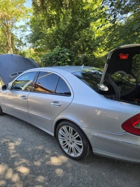 Mercedes-Benz E 320, снимка 13