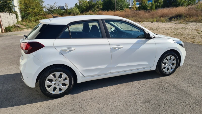 Hyundai I20 SWISS, снимка 12 - Автомобили и джипове - 47317228