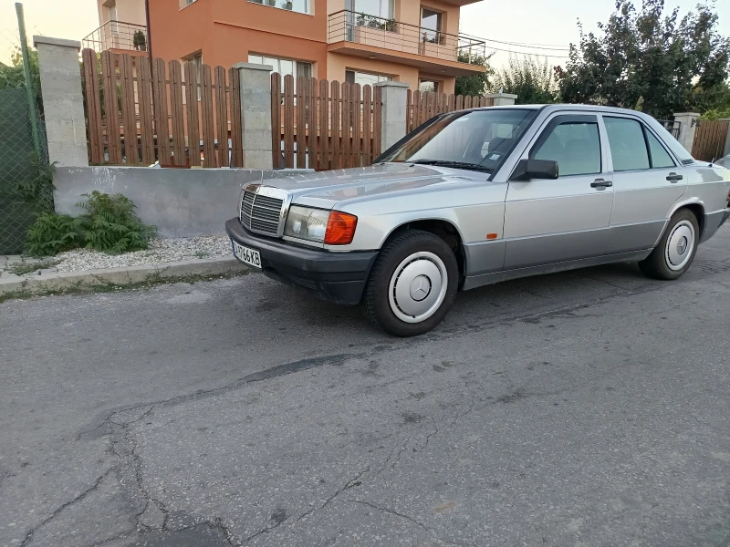 Mercedes-Benz 190, снимка 6 - Автомобили и джипове - 47902674