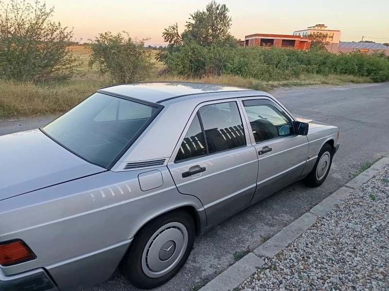 Mercedes-Benz 190, снимка 2 - Автомобили и джипове - 47902674