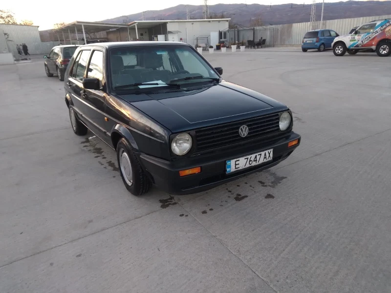 VW Golf, снимка 1 - Автомобили и джипове - 48199912