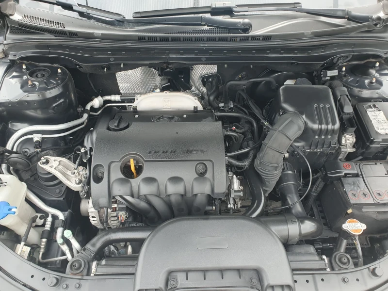Hyundai I30 1, 4 benzin 90 hp, снимка 12 - Автомобили и джипове - 51274230