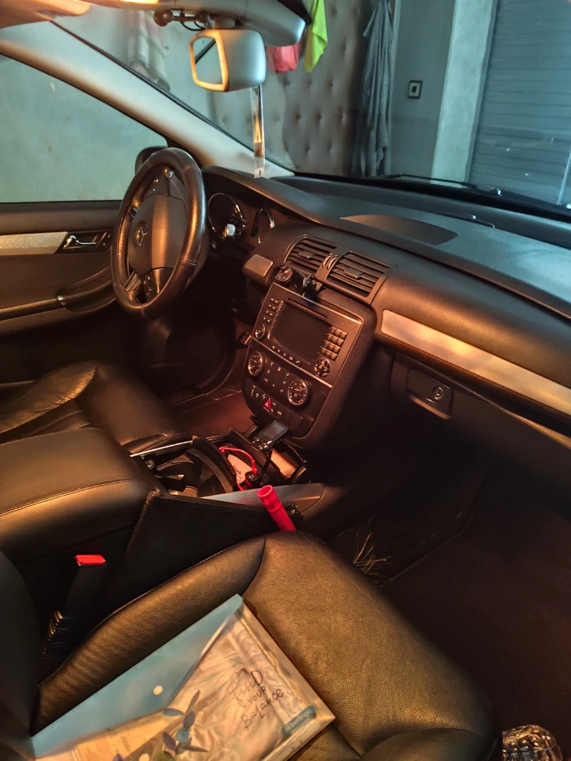 Mercedes-Benz R 320, снимка 12 - Автомобили и джипове - 52864506