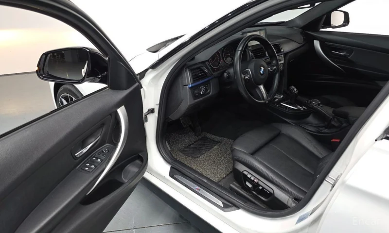 BMW 320, снимка 12 - Автомобили и джипове - 52875217