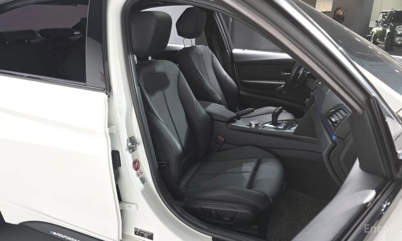 BMW 320, снимка 10 - Автомобили и джипове - 52875217