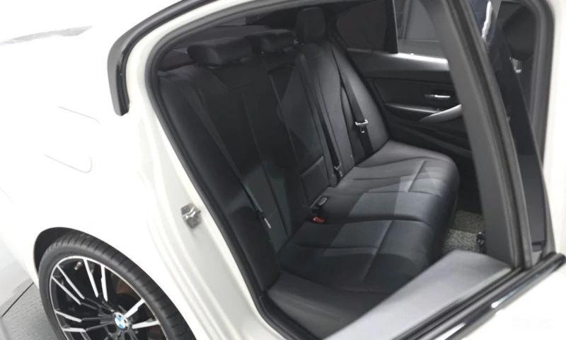 BMW 320, снимка 11 - Автомобили и джипове - 52875217