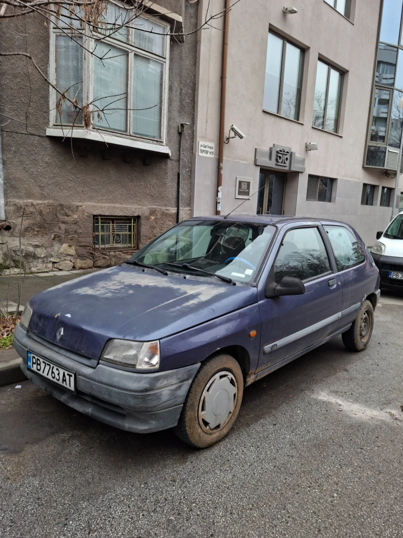 Renault Clio 1.2i, снимка 4 - Автомобили и джипове - 53236839