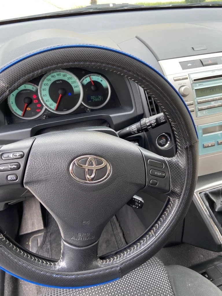 Toyota Corolla verso, снимка 7 - Автомобили и джипове - 47057477